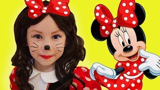 Alice hermosas se visten va a una fiesta