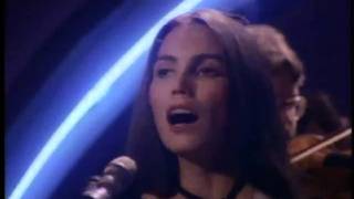 Watch Emmylou Harris I Dont Have To Crawl video