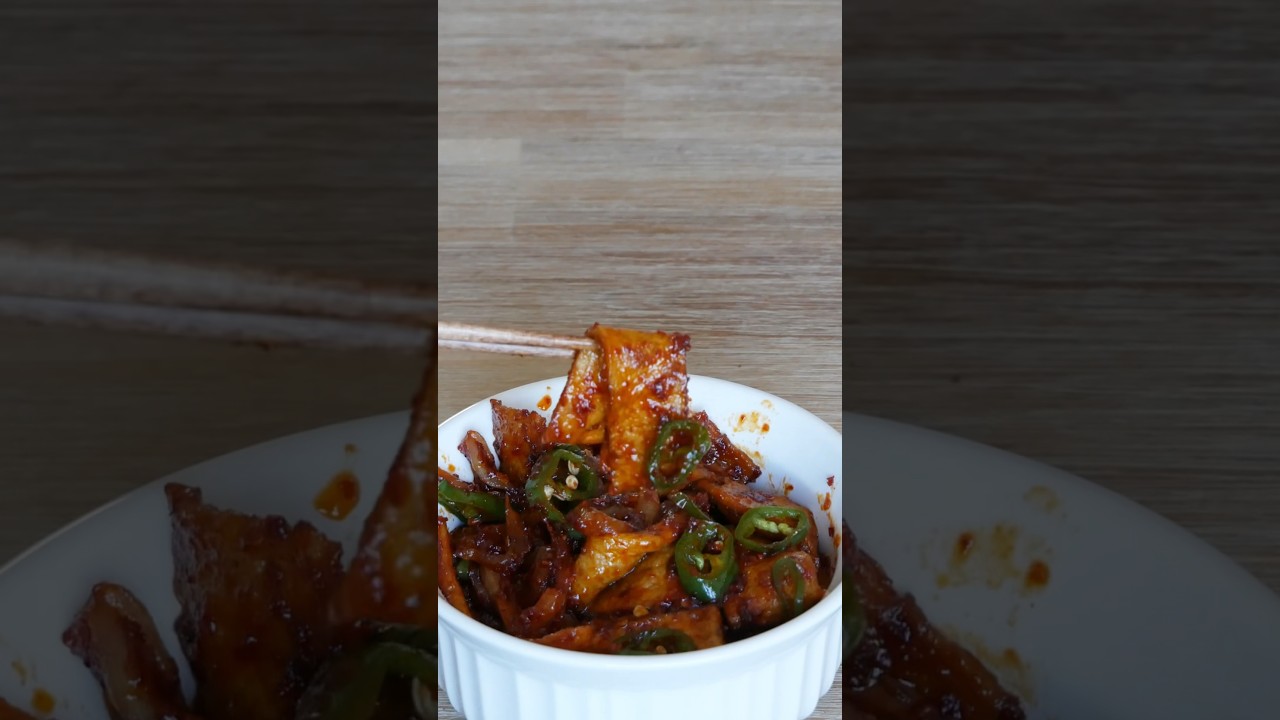 Korean stir fried fish cakes (eomuk bokkeum) - one of the best and easiest side dishes to make! 🫶