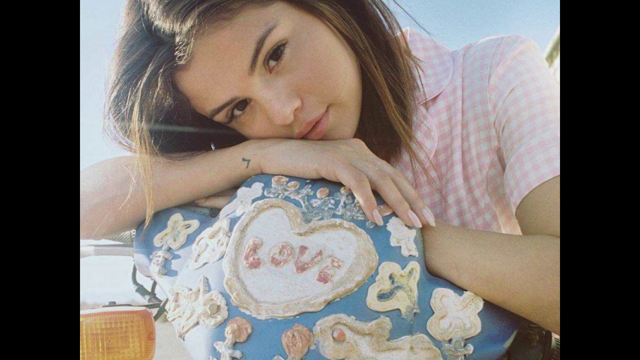 Selena Gomez-Bad Liar (Empty Arena Effect)