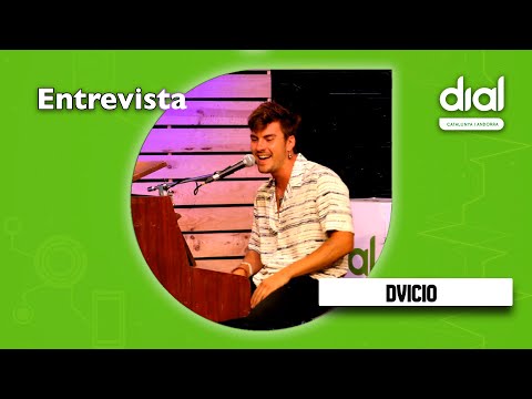 ELS DVICIO venien a fer una entrevista que ha acabat en “concert”