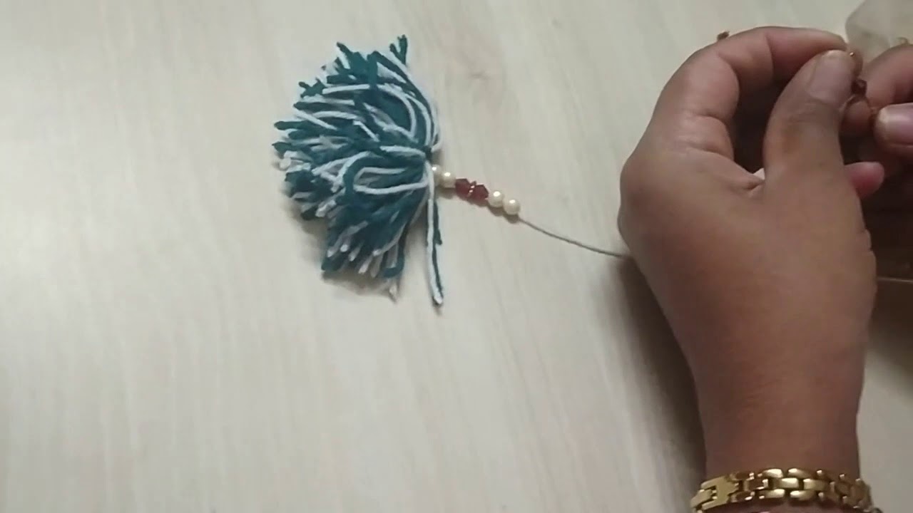 How to make a wall hanging using waste material... best from waste