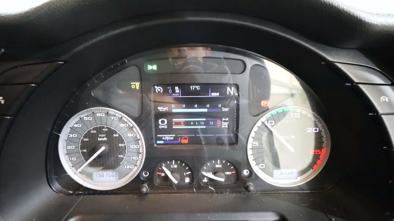 11748 NX72YSV Iveco S-Way 490 Tractor Units Engine Start