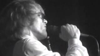8. Jeannie Needs A Shooter - Warren Zevon (Concert Video, Capitol Theatre, 04/18/80)