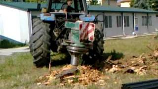 Macchine agricole: trivella per rimozione tronchi