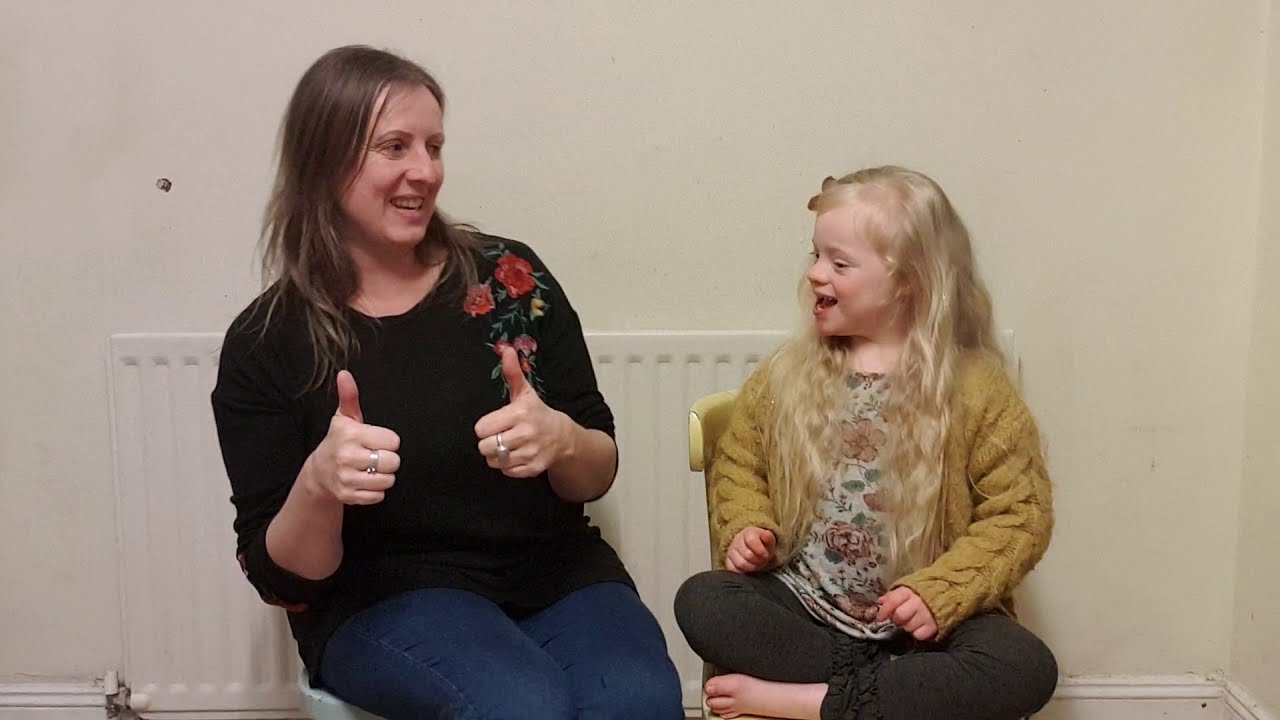 Makaton for 'Apple' 🍏🍎 - YouTube