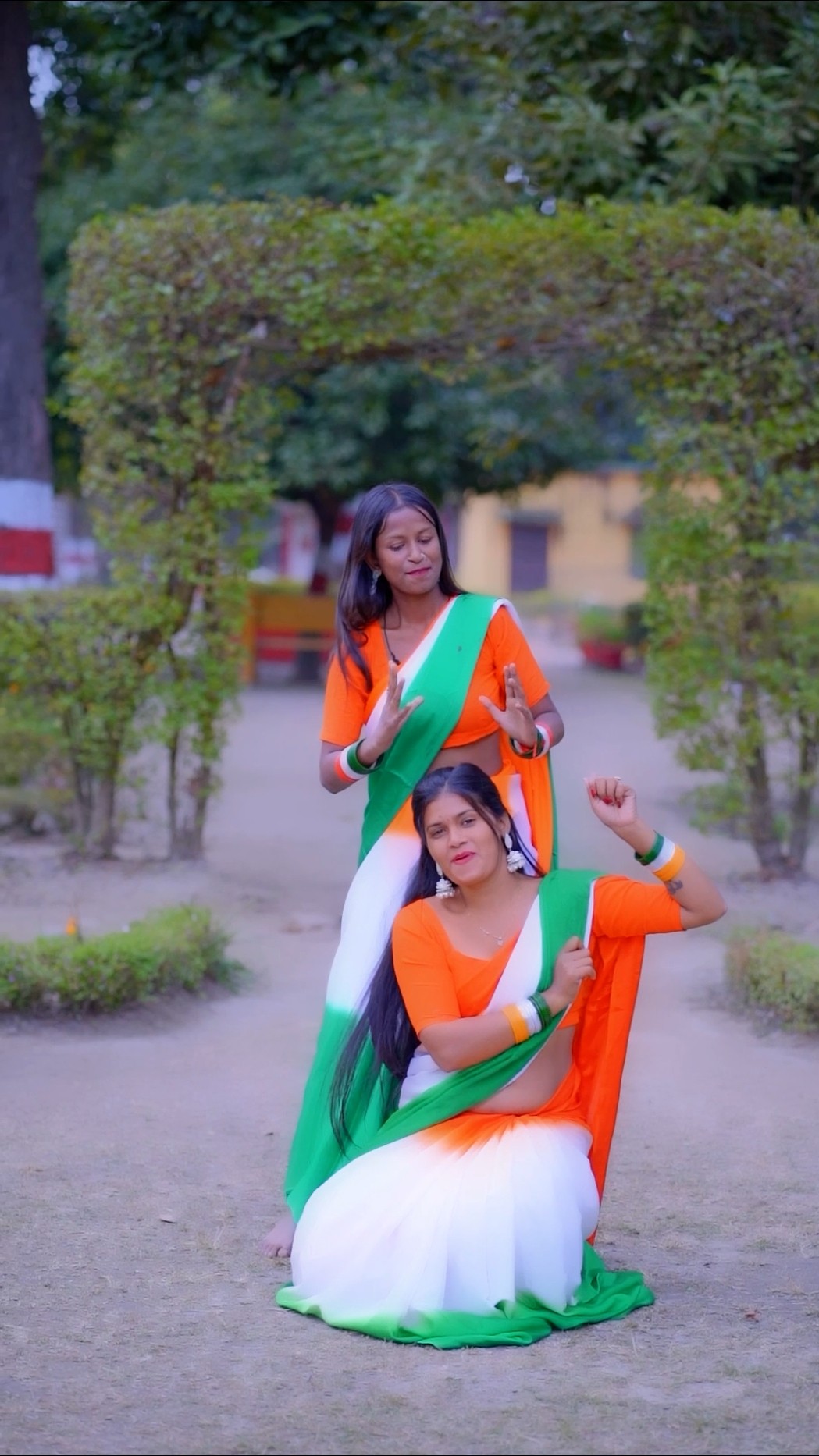 Yaha har kadam kadam pe Dharti badle rang