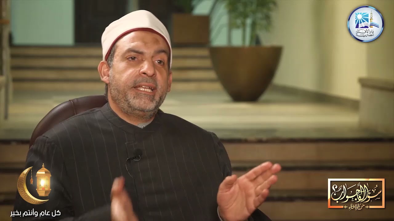 شخص صام في بلد ثم سافر إلى بلد آخر   فكيف يحسب عدد أيام الشهر الكريم؟ وهل يفطر على إفطار بلد بداية ا