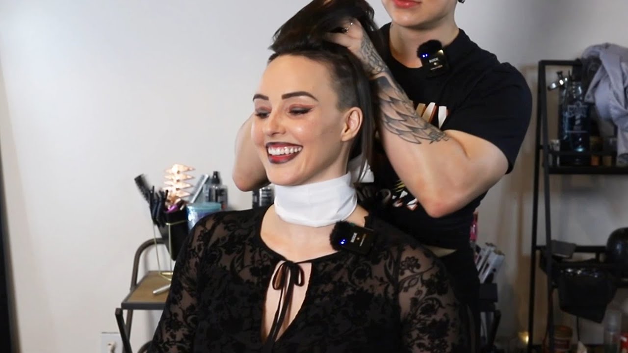 Меган снова в кресле! (Расширенный просмотр)