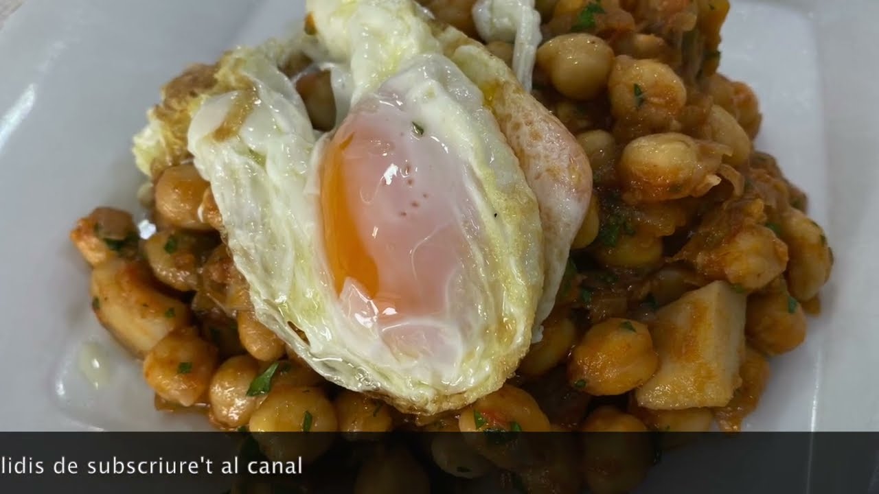 Cigrons amb sípia i ou ferrat