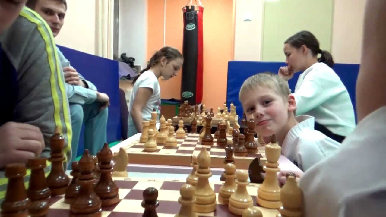 Шахматы Детский клуб / Мастер ФИДЕ по шахматам Коровин Михаил - YouTube