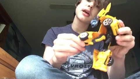 Transformers 2007 fast action battlers plasma punch bumblebee review