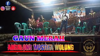 Gaun merah versi angklung