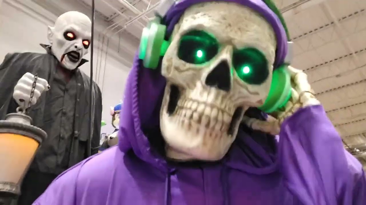 All lowes animatronic demos. In-store 