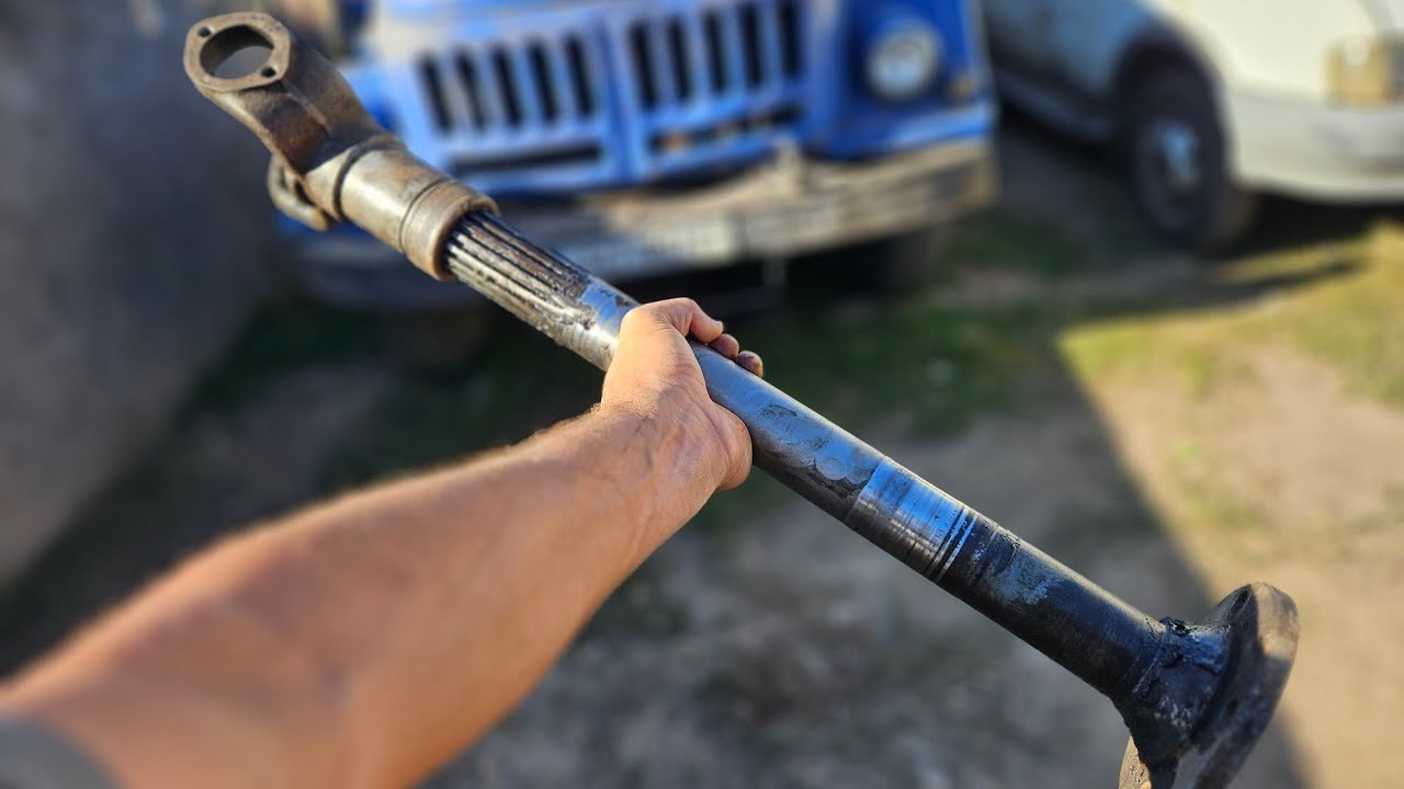 ЯК ЗАРОБИЛИ-ТАК І ОБСЛУЖИЛИ. Міняємо кардан на ХТЗ-17221. 