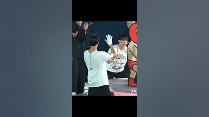 DK always makes Joshua smile#seoksoo #kyeomshu #joshuahong #dokyeom#seventeen#kpopship#kpop#fypviral