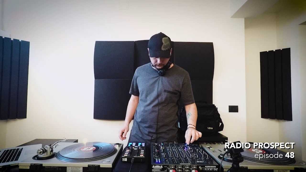 Hollen - Studio Mix - Spring 2019 bekijken op YouTube Hollen - Studio Mix - Spring 2019 bekijken op YouTube