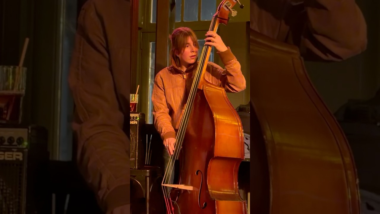 Veerle van der Wal, solo on "FUNGII MAMA", see the full set registration