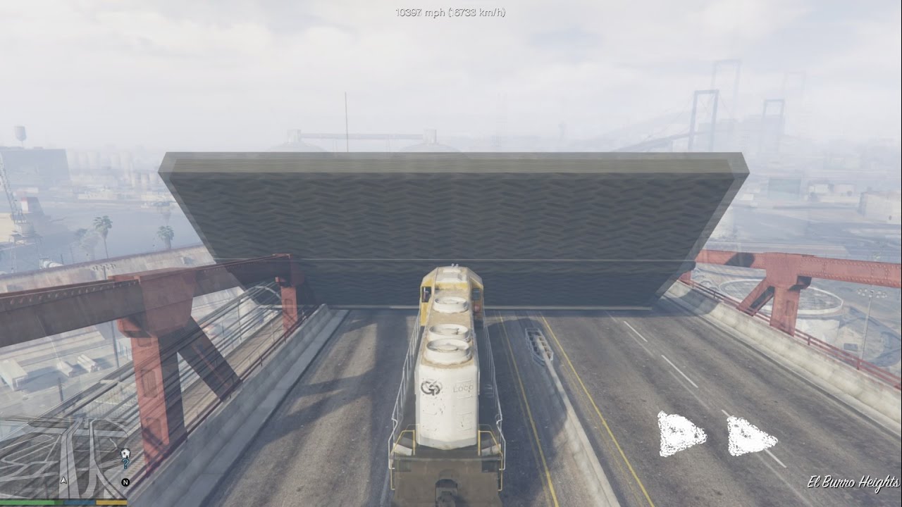 Gta V Train on the street 900 mph! 1448 km/h!