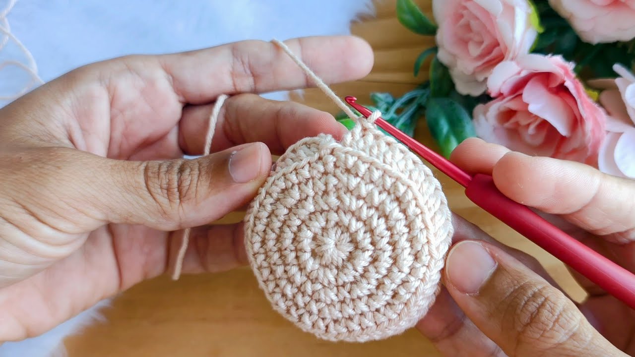 Идеальное вязаное крючком украшение для сервировки стола! [много продаётся] 💰 (с субтитрами)