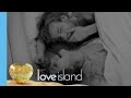 Cara Gives Nathan A Helping Hand - Love Island 2016