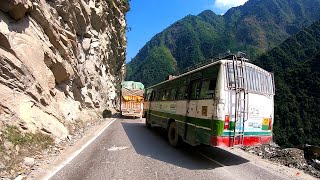 HRTC Bus Risky Overtaking Truck In Leh Ladakh Narrow Hill Ghat