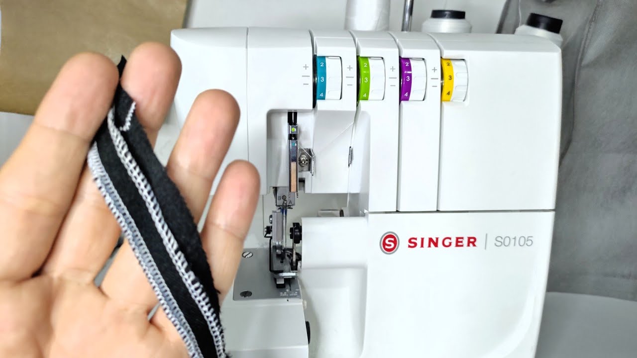 Bainha Enrolada Com 3 Linhas na Overlock SINGER S0105