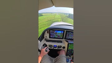 Cirrus SR22 POV landing at Sporty