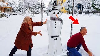 KOCAMAN Kardan Adam Şakası Ayşe Üstüme Devirdi, For Christmas SNOWMAN PRANK 1