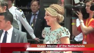 Alcalde Holandes Le Toca El Culo A La Reina