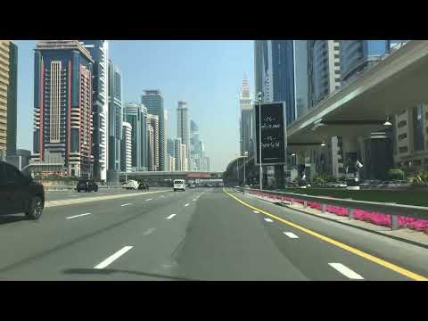 شارع الشيخ زايد في الامارات دبي