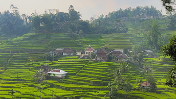 Kecapi Suling Sunda Merdu Dengan Suasana Pedesaan dari Perbatasan Tasikmalaya - Garut ( Taraju )