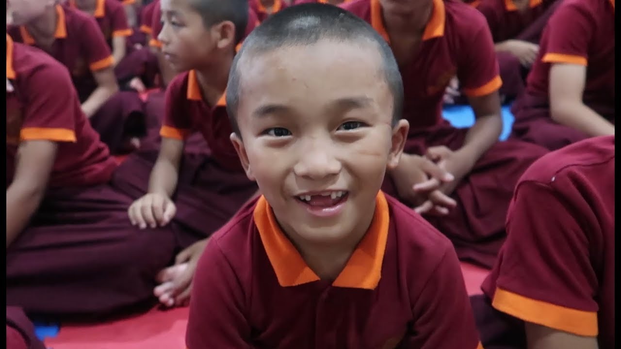 200+ Smiles in One Day | Vlog #2