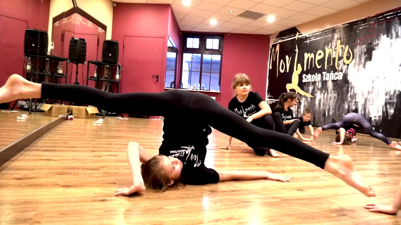 Movimento Szkoła Tańca - promo 2017 - gr. MovArt - jazz/modern - akrobatyka