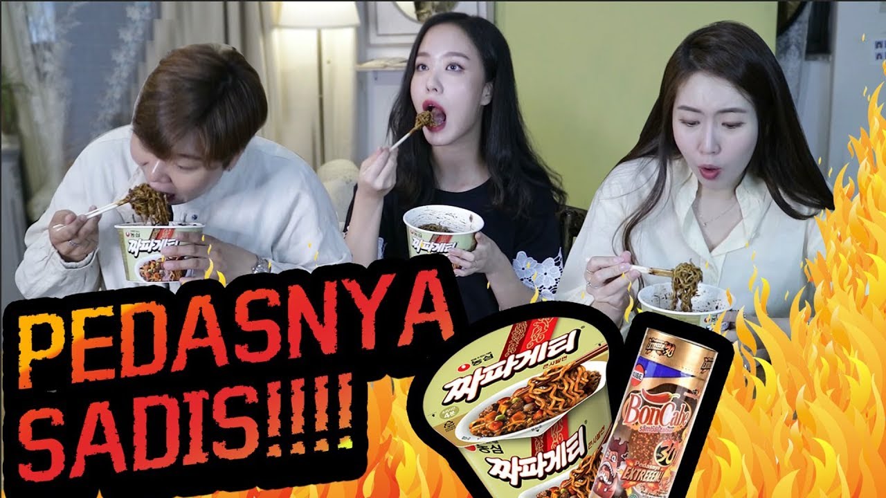 CHALLENGE MAKAN BONCABE 30 REAKSI CEWEK KOREA/MUKBANG SPICY KOREAN BLACK NOODLE