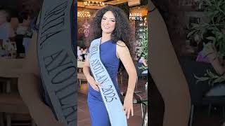 Ella es Ximena Cazares de Ayotlán  Gran personalidad, indiscutible belleza y una sorprente cabellera