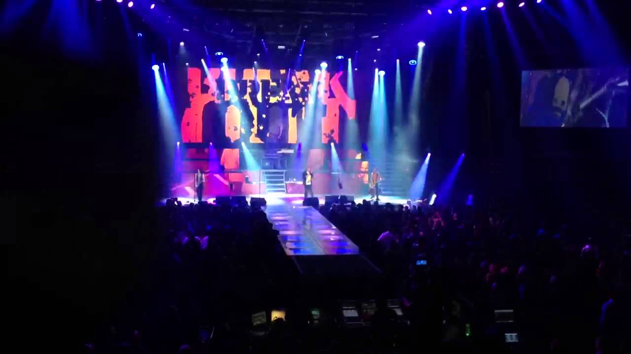 Def Leppard Run Riot Live Las Vegas March 2013 - YouTube
