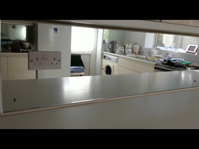 Mirror splashback