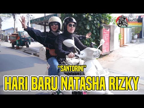 SANTORINI Natasha Rizky yang semakin tersenyum lebar!