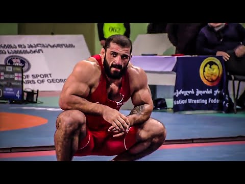 Видео: MOST STRONGEST WRESTLER IN THE WORLD | REVAZ NADEREISHVILLI