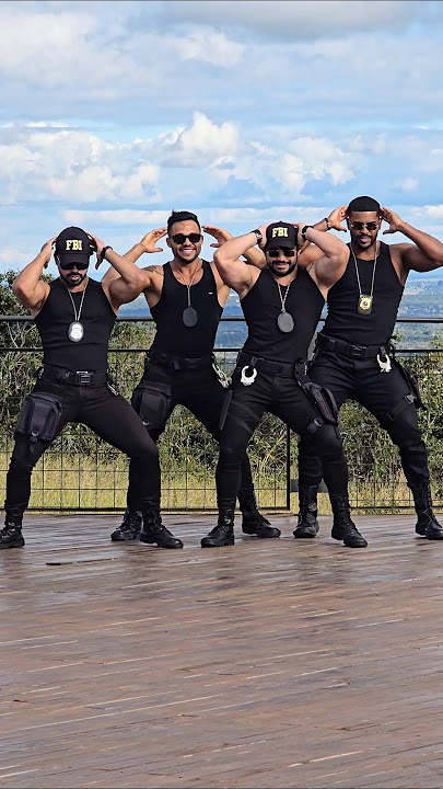 Vem na dança do bambolê #Policecostume 🚨
