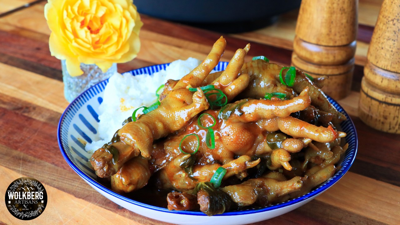 How to make a Proper Chicken Feet Potjie with Pap - YouTube