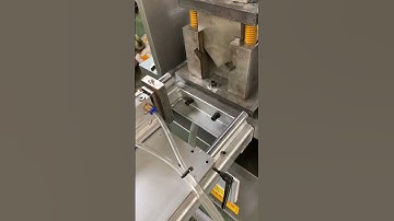 Automatic angle shearing machinery, good machinery and good tools to save time and effort