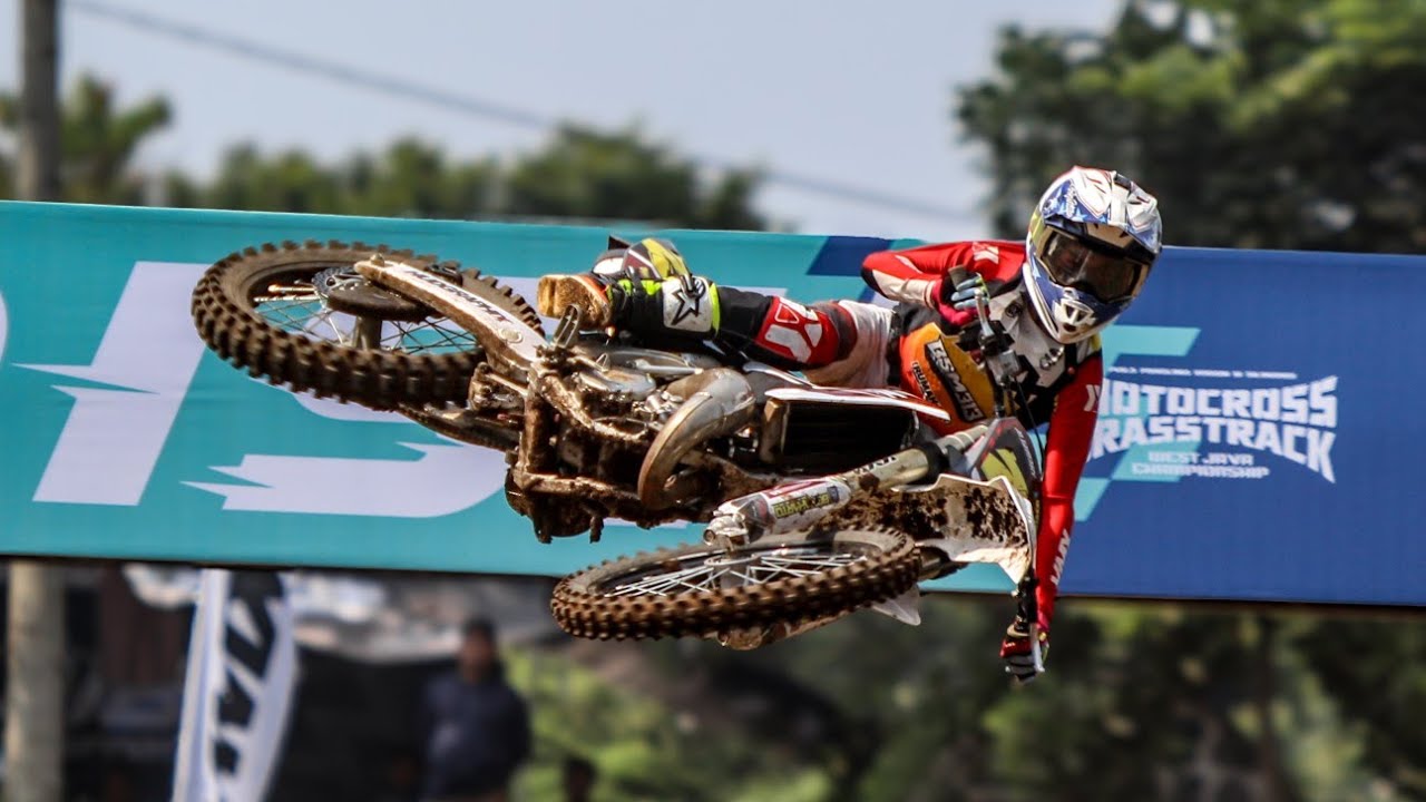 ATAY PAKAI MOTOR BARU SEMANGAT BARU!! SANGAT MEMBARA!!!