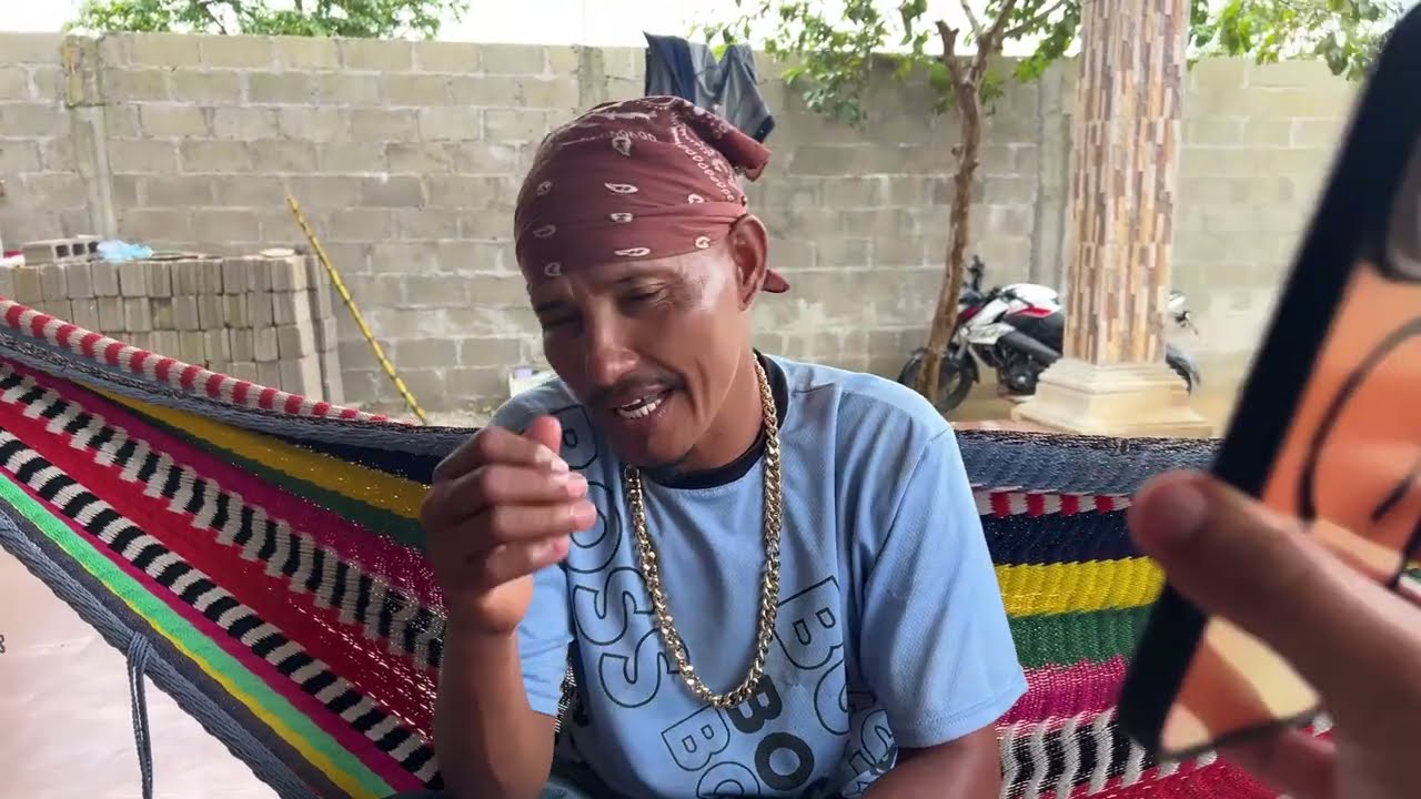 La Misteriosa está en vivo haciéndole comida a calibre 😂😅50