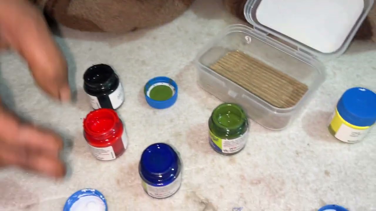 Aaj meine kiya apne nail par ek beautiful sa nail art💅