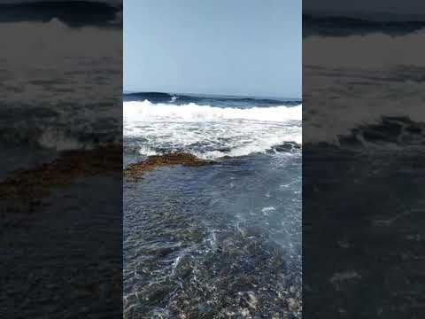 Suasana di pantai kukub gunung kidul.