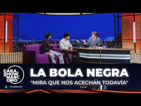"Mira que nos acechan todavía": Los Javis hablan sobre el final de 'La bola negra' - Cara al Show