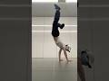 The B-boy pose at the end was so fun hahah #shuffling #footwork #hiphop #shuffle #dancing