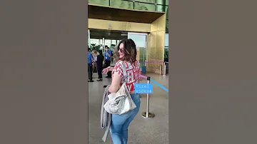 Zareen Khan Hot Bollywood Actress Big Boobs And Bum Ass Show Perfectly In Tight Jeans Malfunction 